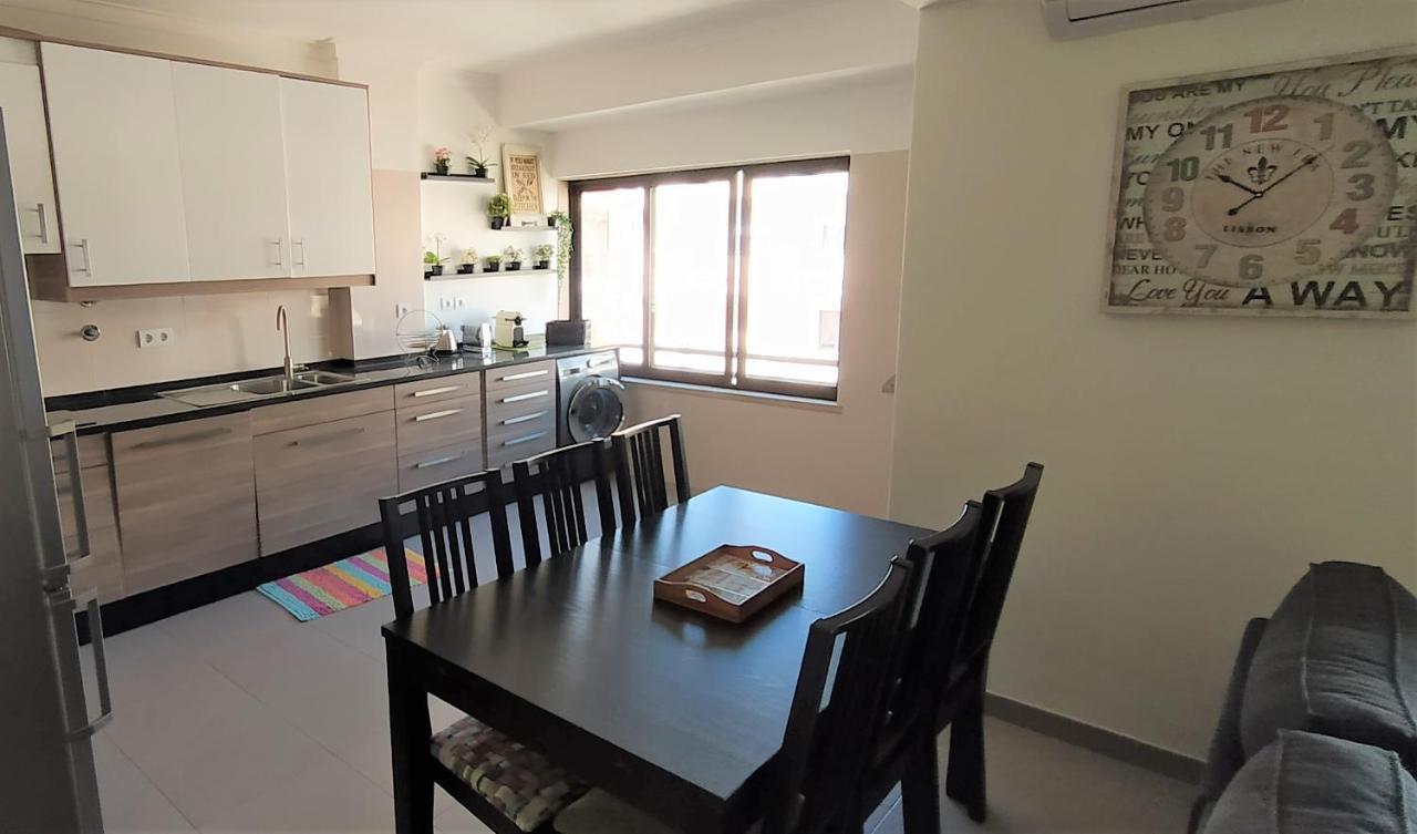 קוסטה דה קפאריקה Large Apartment Near The Beach And Lisbon מראה חיצוני תמונה