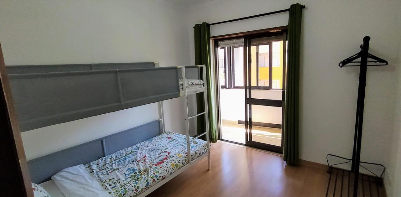 קוסטה דה קפאריקה Large Apartment Near The Beach And Lisbon מראה חיצוני תמונה